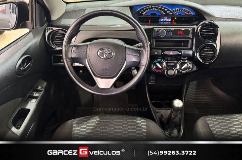 TOYOTA ETIOS 1.3 X 16V 2015/2015 GARCEZ VEÍCULOS BENTO GONÇALVES / Carros no Vale