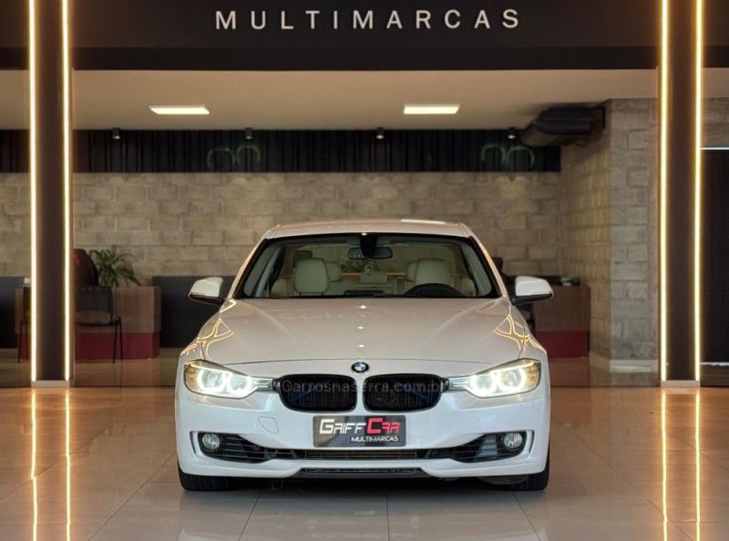 BMW 320I 2.0 16V TURBO ACTIVE 2014/2015 GRIFFCAR MULTIMARCAS DOIS IRMÃOS / Carros no Vale