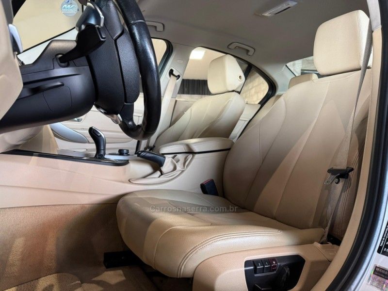BMW 320I 2.0 16V TURBO ACTIVE 2014/2015 GRIFFCAR MULTIMARCAS DOIS IRMÃOS / Carros no Vale