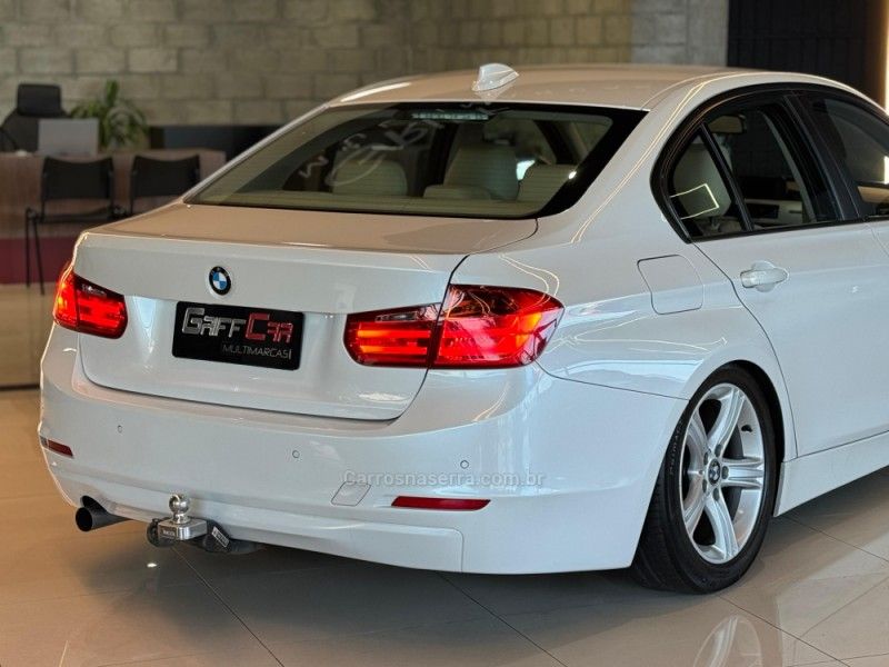 BMW 320I 2.0 16V TURBO ACTIVE 2014/2015 GRIFFCAR MULTIMARCAS DOIS IRMÃOS / Carros no Vale