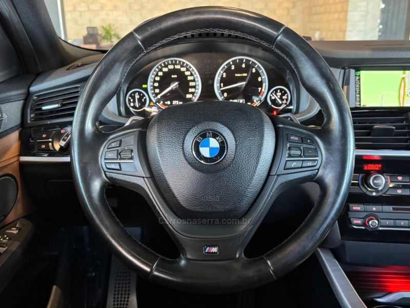BMW X4 3.0 M SPORT 35I 4X4 24V TURBO 2015/2016 GRIFFCAR MULTIMARCAS DOIS IRMÃOS / Carros no Vale