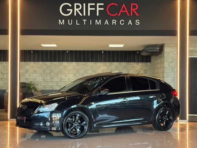 CHEVROLET CRUZE 1.8 LTZ 16V 2012/2013 GRIFFCAR MULTIMARCAS DOIS IRMÃOS / Carros no Vale