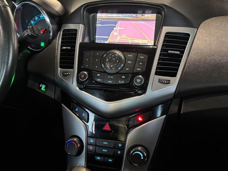 CHEVROLET CRUZE 1.8 LTZ 16V 2012/2013 GRIFFCAR MULTIMARCAS DOIS IRMÃOS / Carros no Vale