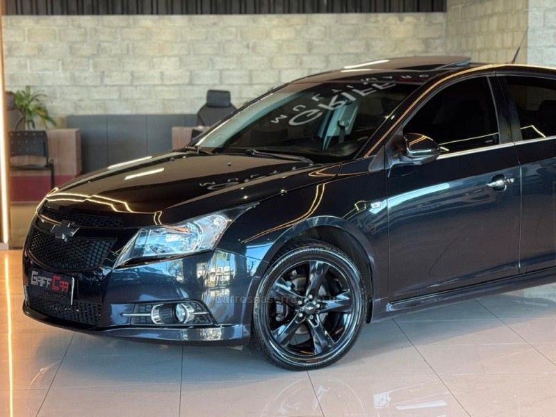 CHEVROLET CRUZE 1.8 LTZ 16V 2012/2013 GRIFFCAR MULTIMARCAS DOIS IRMÃOS / Carros no Vale