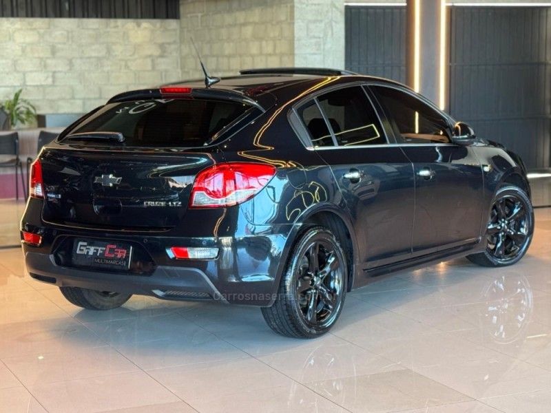 CHEVROLET CRUZE 1.8 LTZ 16V 2012/2013 GRIFFCAR MULTIMARCAS DOIS IRMÃOS / Carros no Vale