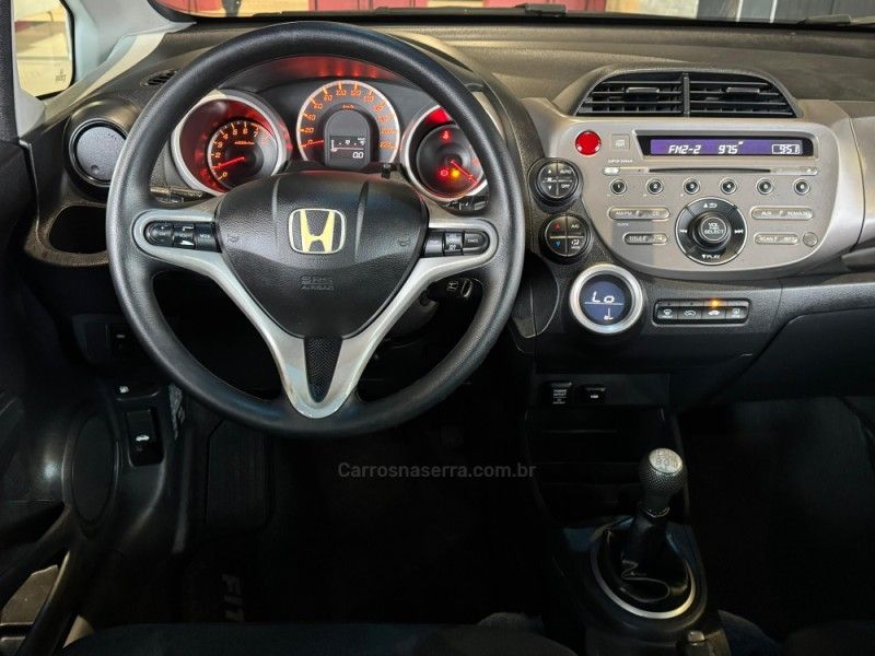HONDA FIT 1.5 EX 16V 2011/2012 GRIFFCAR MULTIMARCAS DOIS IRMÃOS / Carros no Vale
