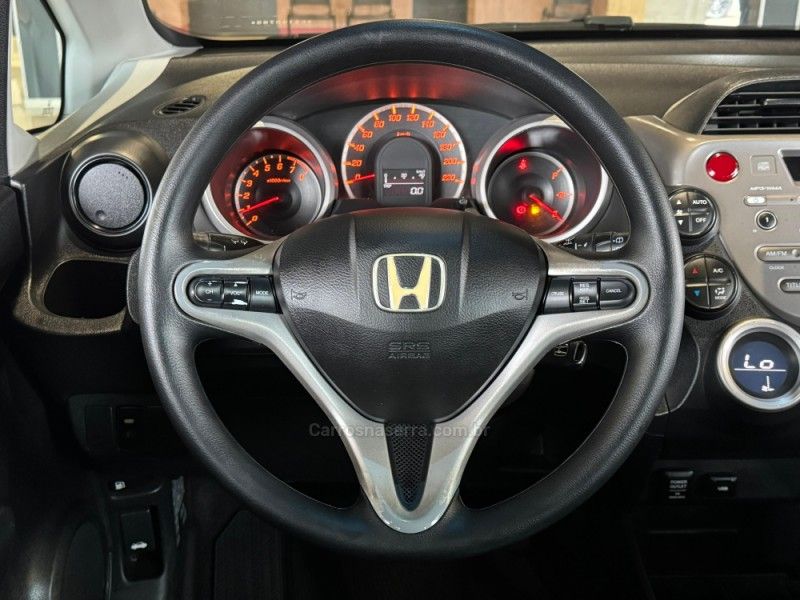 HONDA FIT 1.5 EX 16V 2011/2012 GRIFFCAR MULTIMARCAS DOIS IRMÃOS / Carros no Vale