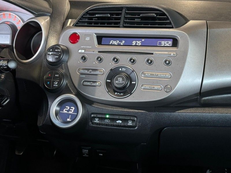HONDA FIT 1.5 EX 16V 2011/2012 GRIFFCAR MULTIMARCAS DOIS IRMÃOS / Carros no Vale