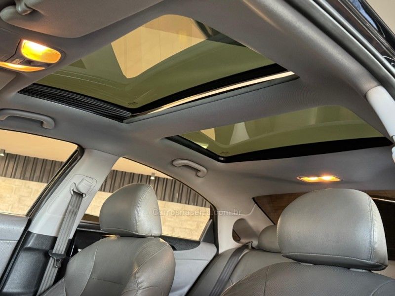 HYUNDAI SONATA 2.4 MPFI V4 16V 182CV 2012/2013 GRIFFCAR MULTIMARCAS DOIS IRMÃOS / Carros no Vale