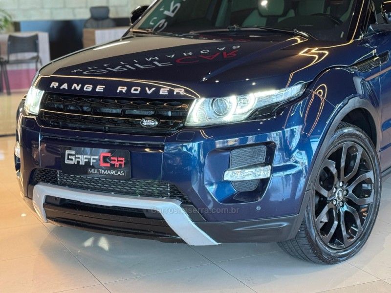 LAND ROVER RANGE ROVER EVOQUE 2.0 DYNAMIC 4WD 16V 2012/2013 GRIFFCAR MULTIMARCAS DOIS IRMÃOS / Carros no Vale