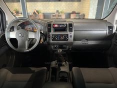 NISSAN FRONTIER 2.5 XE 4X4 CD TURBO ELETRONIC 2012/2013 GRIFFCAR MULTIMARCAS DOIS IRMÃOS / Carros no Vale