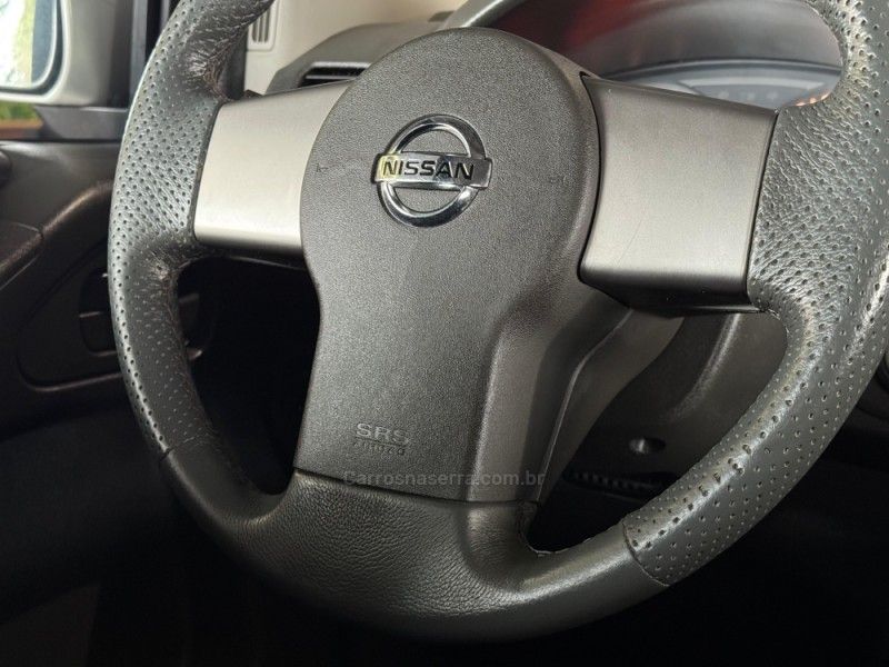 NISSAN FRONTIER 2.5 XE 4X4 CD TURBO ELETRONIC 2012/2013 GRIFFCAR MULTIMARCAS DOIS IRMÃOS / Carros no Vale