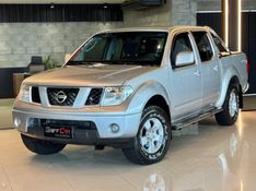 NISSAN FRONTIER 2.5 XE 4X4 CD TURBO ELETRONIC 2012/2013 GRIFFCAR MULTIMARCAS DOIS IRMÃOS / Carros no Vale