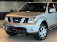 NISSAN FRONTIER 2.5 XE 4X4 CD TURBO ELETRONIC 2012/2013 GRIFFCAR MULTIMARCAS DOIS IRMÃOS / Carros no Vale