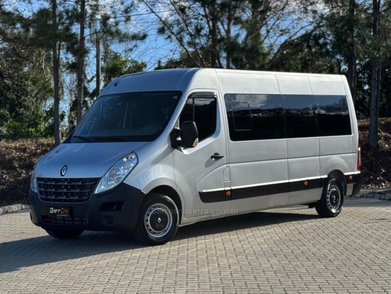 RENAULT MASTER 2.3 DCI MINIBUS EXECUTIVE L3H2 16 LUGARES 16V 2015/2016 GRIFFCAR MULTIMARCAS DOIS IRMÃOS / Carros no Vale