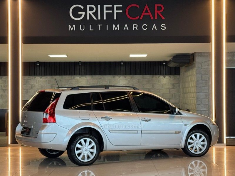 RENAULT MÉGANE 1.6 DYNAMIQUE GRAND TOUR 16V 2011/2011 GRIFFCAR MULTIMARCAS DOIS IRMÃOS / Carros no Vale