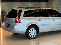 RENAULT MÉGANE 1.6 DYNAMIQUE GRAND TOUR 16V 2011/2011 GRIFFCAR MULTIMARCAS DOIS IRMÃOS / Carros no Vale