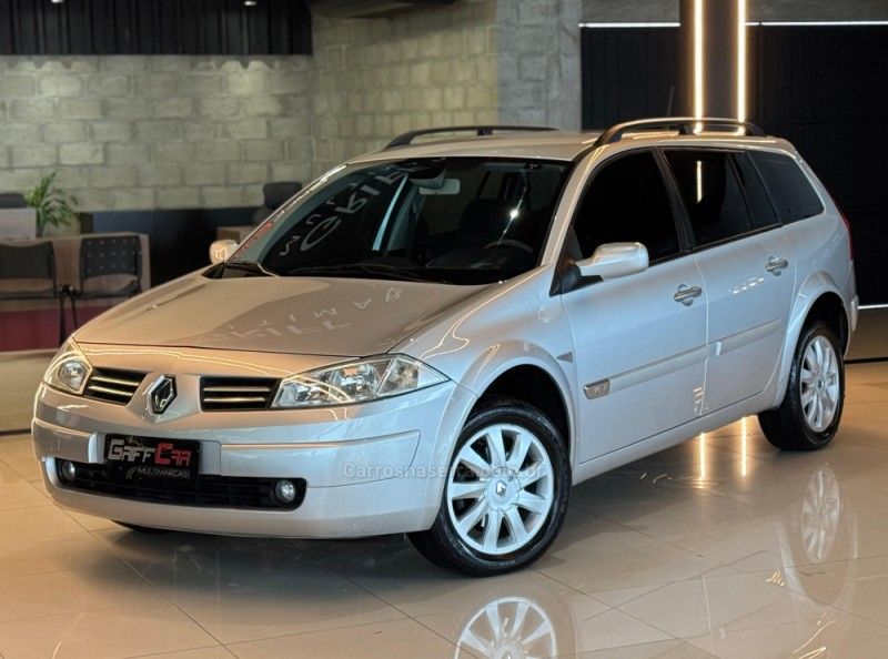 RENAULT MÉGANE 1.6 DYNAMIQUE GRAND TOUR 16V 2011/2011 GRIFFCAR MULTIMARCAS DOIS IRMÃOS / Carros no Vale