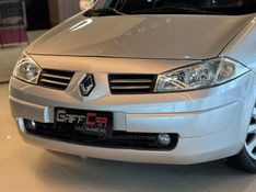 RENAULT MÉGANE 1.6 DYNAMIQUE GRAND TOUR 16V 2011/2011 GRIFFCAR MULTIMARCAS DOIS IRMÃOS / Carros no Vale