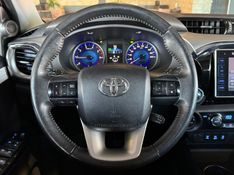 TOYOTA HILUX 2.8 SRX 4X4 CD 16V 2016/2017 GRIFFCAR MULTIMARCAS DOIS IRMÃOS / Carros no Vale