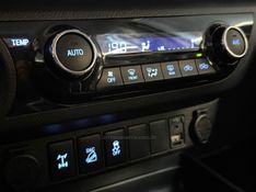 TOYOTA HILUX 2.8 SRX 4X4 CD 16V 2016/2017 GRIFFCAR MULTIMARCAS DOIS IRMÃOS / Carros no Vale