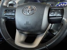 TOYOTA HILUX 2.8 SRX 4X4 CD 16V 2016/2017 GRIFFCAR MULTIMARCAS DOIS IRMÃOS / Carros no Vale