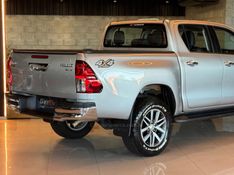 TOYOTA HILUX 2.8 SRX 4X4 CD 16V 2016/2017 GRIFFCAR MULTIMARCAS DOIS IRMÃOS / Carros no Vale