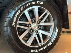 TOYOTA HILUX 2.8 SRX 4X4 CD 16V 2016/2017 GRIFFCAR MULTIMARCAS DOIS IRMÃOS / Carros no Vale