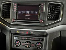 VOLKSWAGEN AMAROK 2.0 HIGHLINE 4X4 CD 16V TURBO INTERCOOLER 2017/2018 GRIFFCAR MULTIMARCAS DOIS IRMÃOS / Carros no Vale
