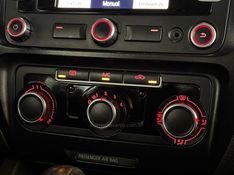VOLKSWAGEN JETTA 2.0 COMFORTLINE TIPTRONIC 2012/2013 GRIFFCAR MULTIMARCAS DOIS IRMÃOS / Carros no Vale