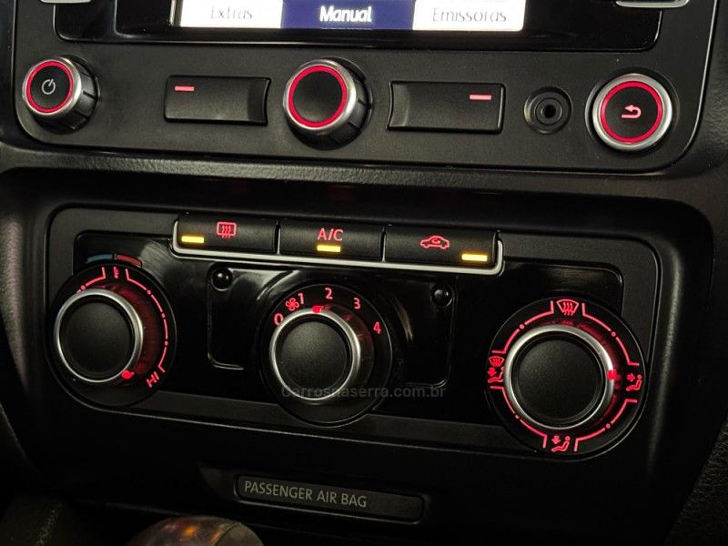 VOLKSWAGEN JETTA 2.0 COMFORTLINE TIPTRONIC 2012/2013 GRIFFCAR MULTIMARCAS DOIS IRMÃOS / Carros no Vale