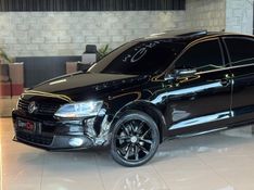 VOLKSWAGEN JETTA 2.0 COMFORTLINE TIPTRONIC 2012/2013 GRIFFCAR MULTIMARCAS DOIS IRMÃOS / Carros no Vale