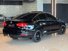 VOLKSWAGEN JETTA 2.0 COMFORTLINE TIPTRONIC 2012/2013 GRIFFCAR MULTIMARCAS DOIS IRMÃOS / Carros no Vale