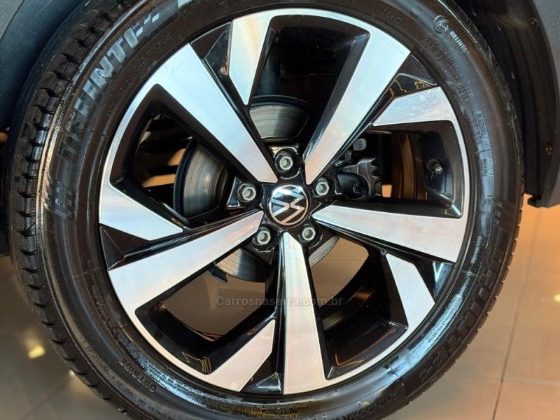 VOLKSWAGEN NIVUS 1.0 TSI HIGHLINE 2021/2021 GRIFFCAR MULTIMARCAS DOIS IRMÃOS / Carros no Vale