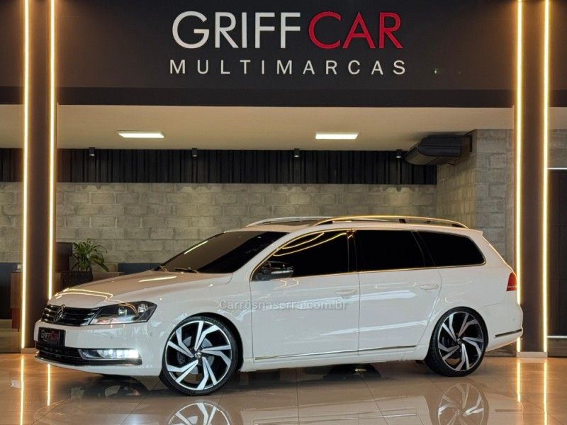 VOLKSWAGEN PASSAT 2.0 FSI VARIANT 16V TURBO TIPTRONIC 2013/2014 GRIFFCAR MULTIMARCAS DOIS IRMÃOS / Carros no Vale