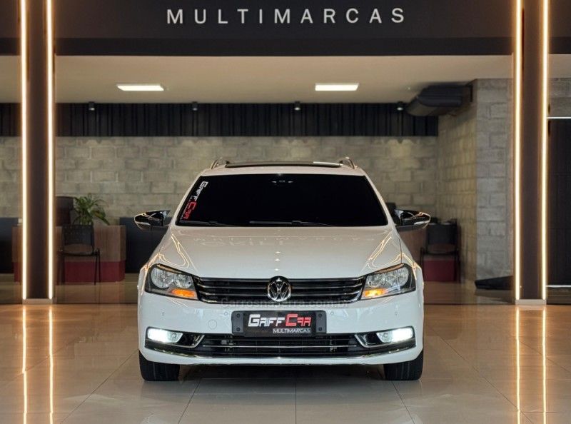 VOLKSWAGEN PASSAT 2.0 FSI VARIANT 16V TURBO TIPTRONIC 2013/2014 GRIFFCAR MULTIMARCAS DOIS IRMÃOS / Carros no Vale