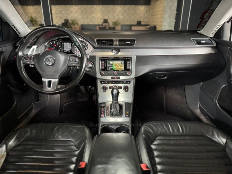 VOLKSWAGEN PASSAT 2.0 FSI VARIANT 16V TURBO TIPTRONIC 2013/2014 GRIFFCAR MULTIMARCAS DOIS IRMÃOS / Carros no Vale