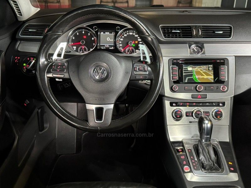 VOLKSWAGEN PASSAT 2.0 FSI VARIANT 16V TURBO TIPTRONIC 2013/2014 GRIFFCAR MULTIMARCAS DOIS IRMÃOS / Carros no Vale
