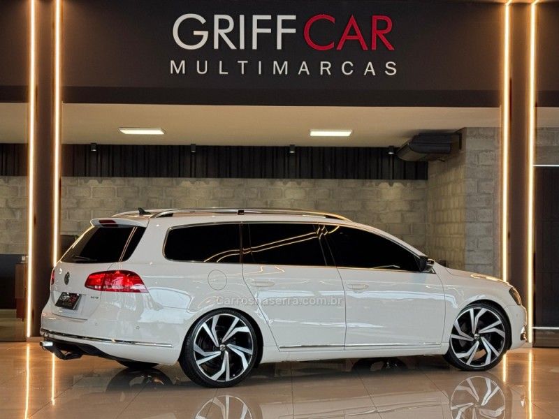 VOLKSWAGEN PASSAT 2.0 FSI VARIANT 16V TURBO TIPTRONIC 2013/2014 GRIFFCAR MULTIMARCAS DOIS IRMÃOS / Carros no Vale