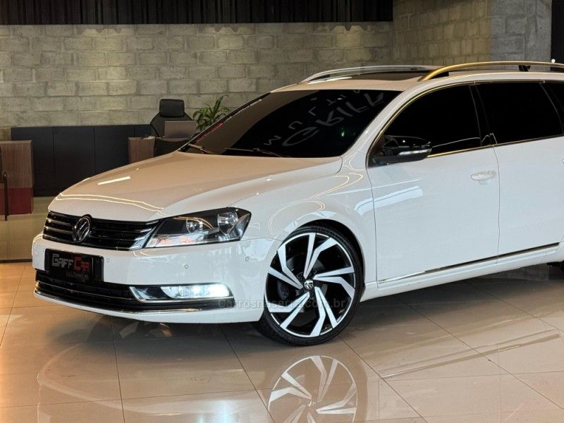 VOLKSWAGEN PASSAT 2.0 FSI VARIANT 16V TURBO TIPTRONIC 2013/2014 GRIFFCAR MULTIMARCAS DOIS IRMÃOS / Carros no Vale