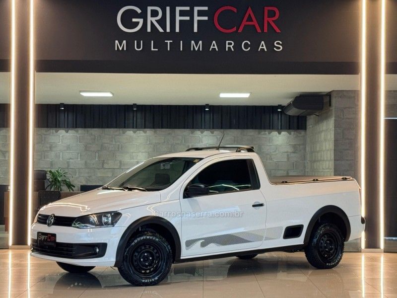 VOLKSWAGEN SAVEIRO 1.6 MI TRENDLINE CS 8V 2014/2015 GRIFFCAR MULTIMARCAS DOIS IRMÃOS / Carros no Vale