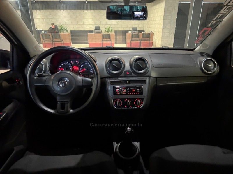 VOLKSWAGEN SAVEIRO 1.6 MI TRENDLINE CS 8V 2014/2015 GRIFFCAR MULTIMARCAS DOIS IRMÃOS / Carros no Vale