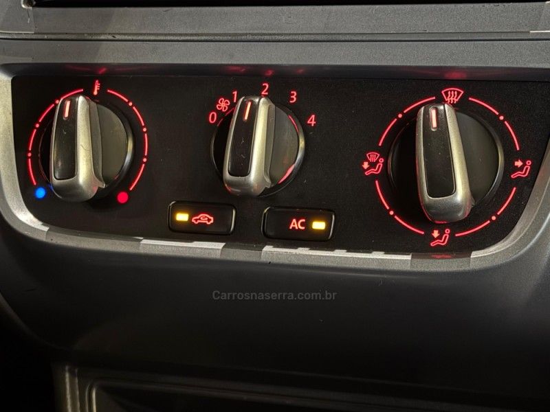 VOLKSWAGEN SAVEIRO 1.6 MI TRENDLINE CS 8V 2014/2015 GRIFFCAR MULTIMARCAS DOIS IRMÃOS / Carros no Vale