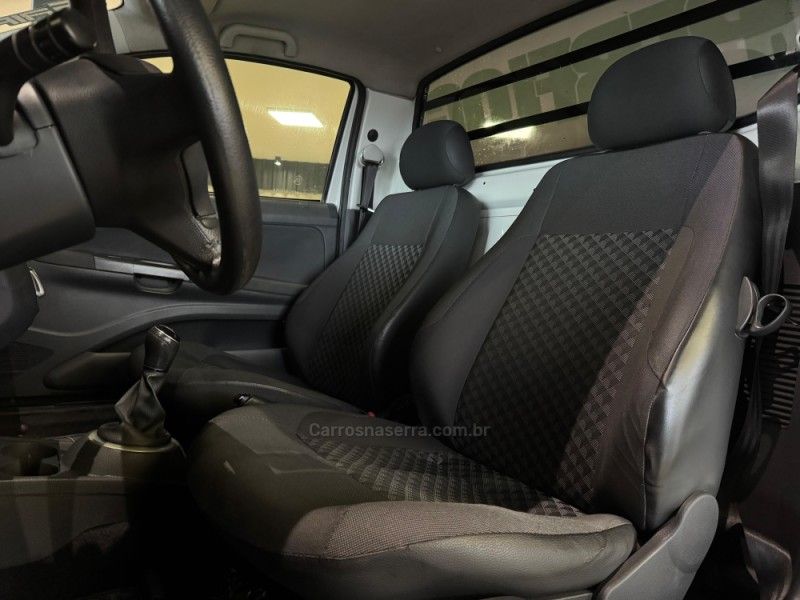 VOLKSWAGEN SAVEIRO 1.6 MI TRENDLINE CS 8V 2014/2015 GRIFFCAR MULTIMARCAS DOIS IRMÃOS / Carros no Vale