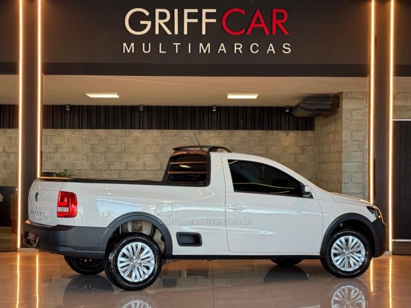 VOLKSWAGEN SAVEIRO 1.6 ROBUST CS 8V 2023/2023 GRIFFCAR MULTIMARCAS DOIS IRMÃOS / Carros no Vale