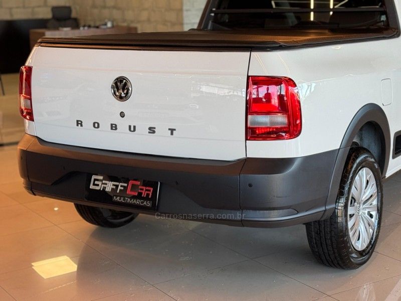 VOLKSWAGEN SAVEIRO 1.6 ROBUST CS 8V 2023/2023 GRIFFCAR MULTIMARCAS DOIS IRMÃOS / Carros no Vale