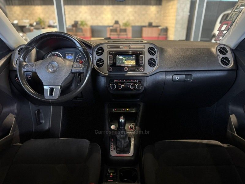 VOLKSWAGEN TIGUAN 2.0 TSI 16V TURBO TIPTRONIC 2011/2012 GRIFFCAR MULTIMARCAS DOIS IRMÃOS / Carros no Vale