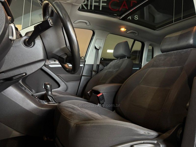 VOLKSWAGEN TIGUAN 2.0 TSI 16V TURBO TIPTRONIC 2011/2012 GRIFFCAR MULTIMARCAS DOIS IRMÃOS / Carros no Vale