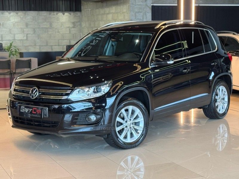 VOLKSWAGEN TIGUAN 2.0 TSI 16V TURBO TIPTRONIC 2011/2012 GRIFFCAR MULTIMARCAS DOIS IRMÃOS / Carros no Vale