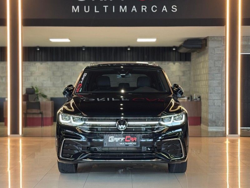 VOLKSWAGEN TIGUAN 2.0 TSI R-LINE 16V TURBO TIPTRONIC 2024/2024 GRIFFCAR MULTIMARCAS DOIS IRMÃOS / Carros no Vale